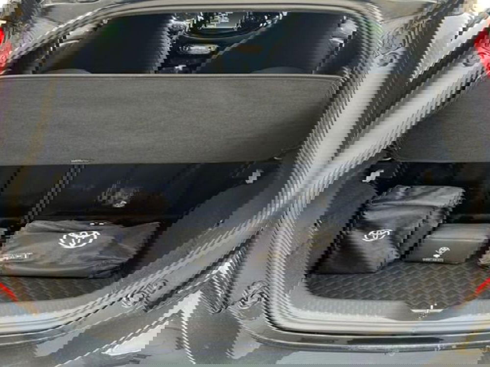 Toyota Aygo X usata a Vercelli (11)