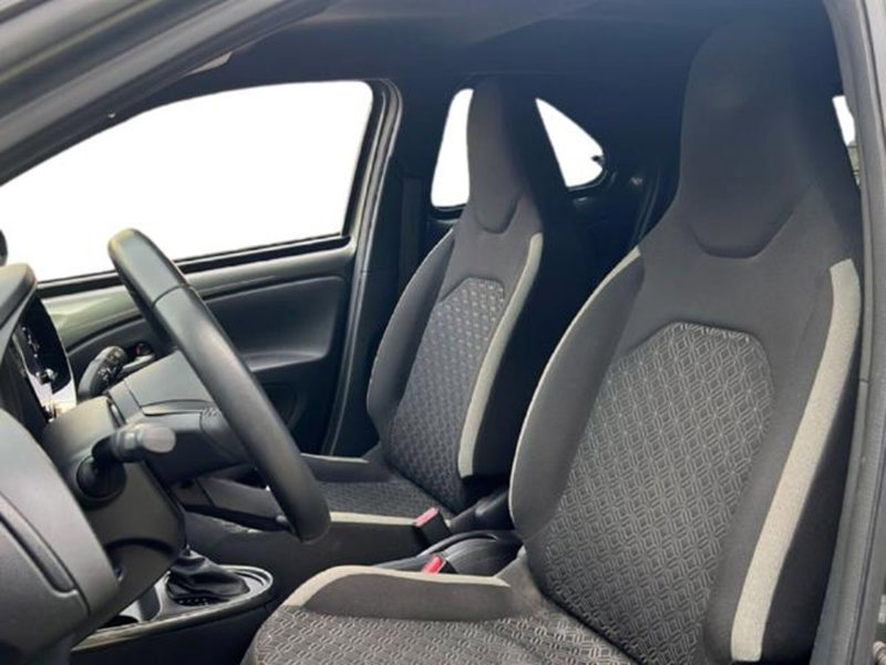 Toyota Aygo X usata a Vercelli (12)