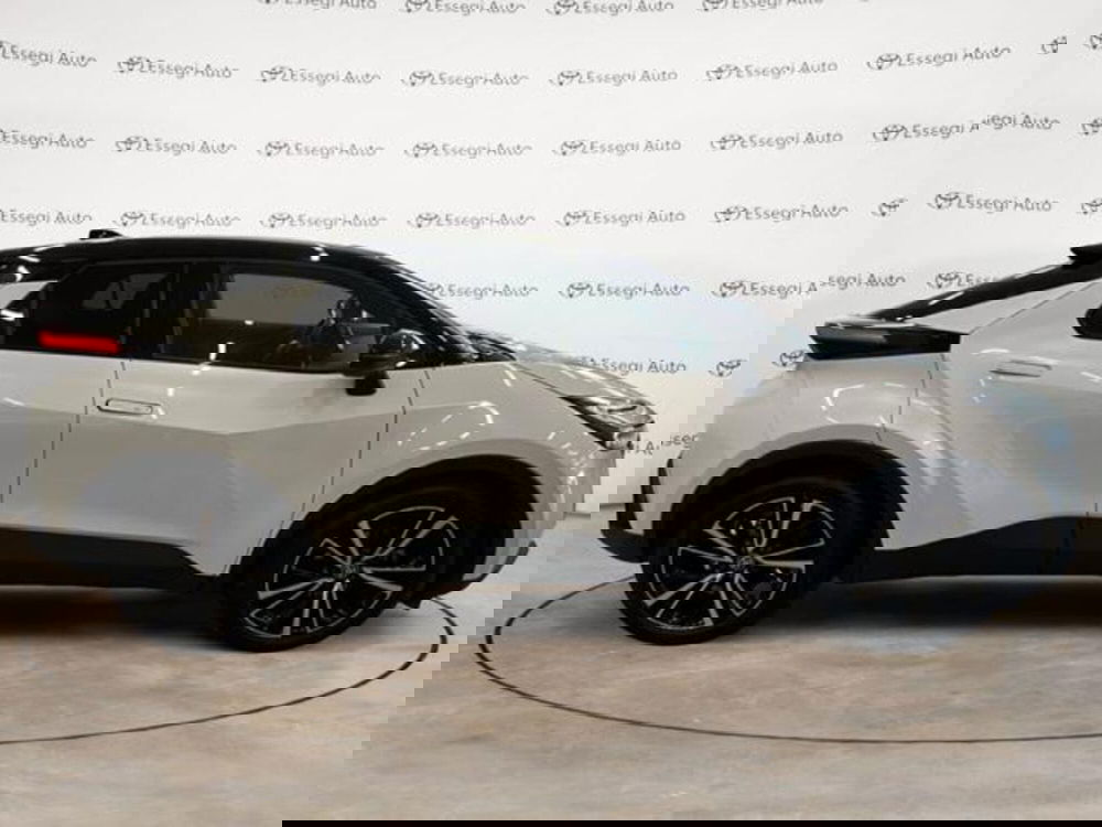 Toyota Toyota C-HR usata a Vercelli (14)