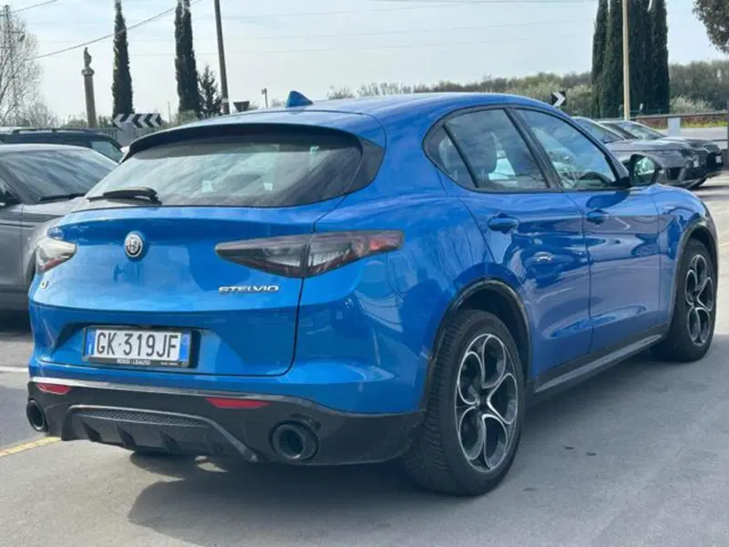 Alfa Romeo Stelvio usata a Lucca (6)