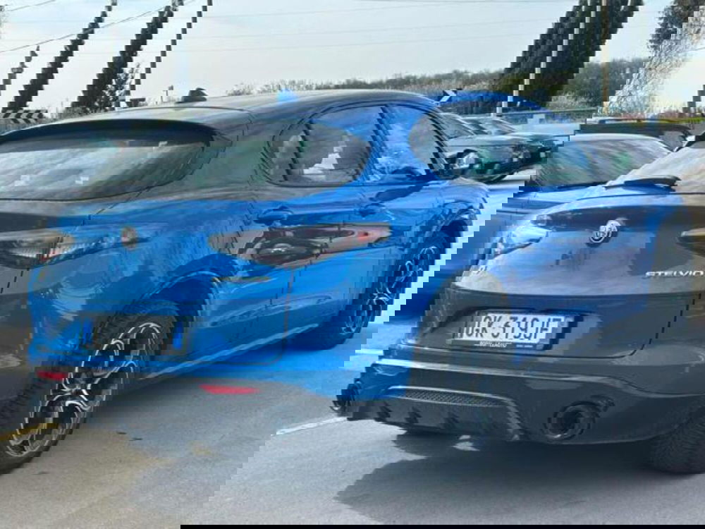 Alfa Romeo Stelvio usata a Lucca (6)