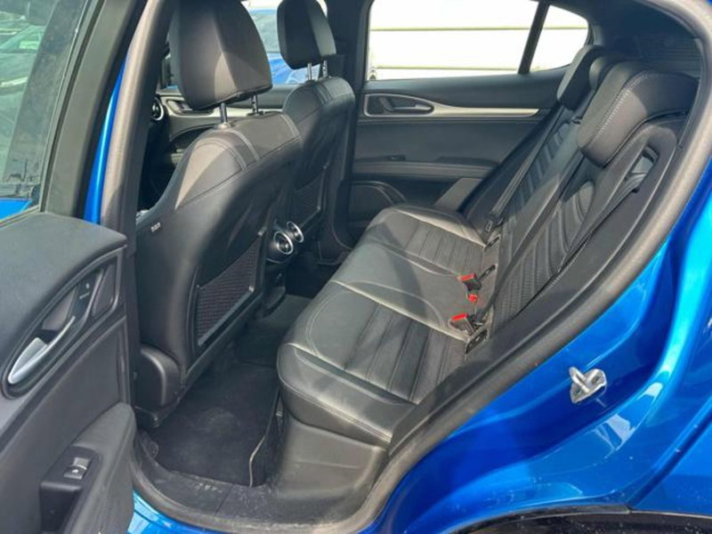 Alfa Romeo Stelvio usata a Lucca (9)