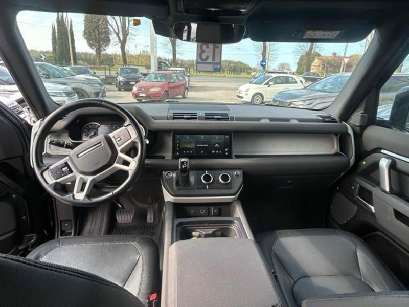 Land Rover Defender usata a Lucca (11)