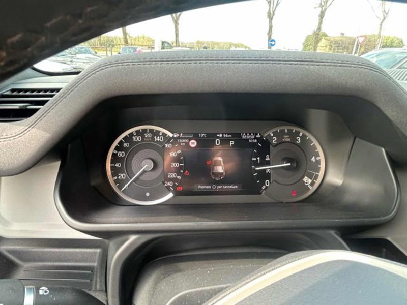 Land Rover Defender usata a Lucca (13)