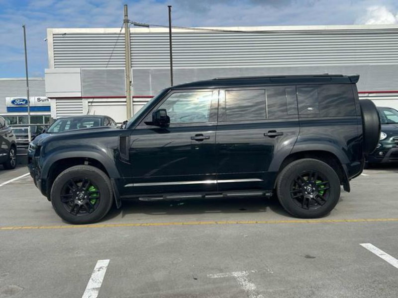 Land Rover Defender usata a Lucca (4)