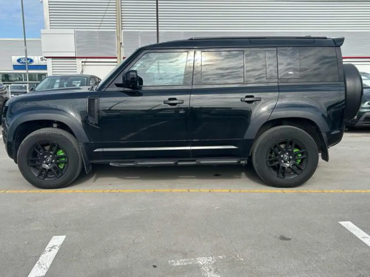 Land Rover Defender usata a Lucca (9)