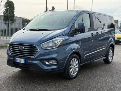 Ford Tourneo Custom 320 2.0 EcoBlue 150CV PC Titanium del 2022 usata a Massarosa