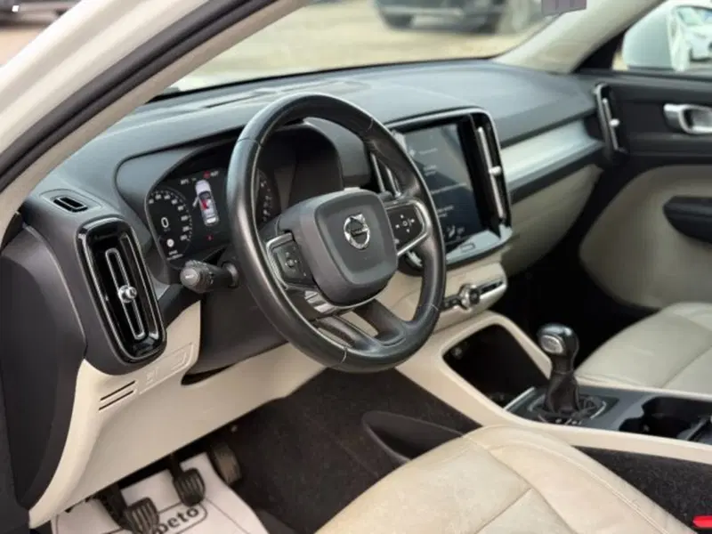 Volvo XC40 usata a Lucca (6)