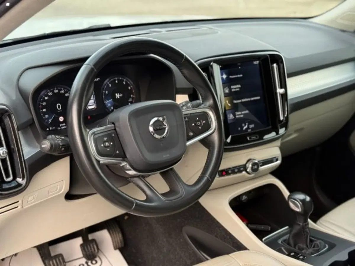 Volvo XC40 usata a Lucca (7)
