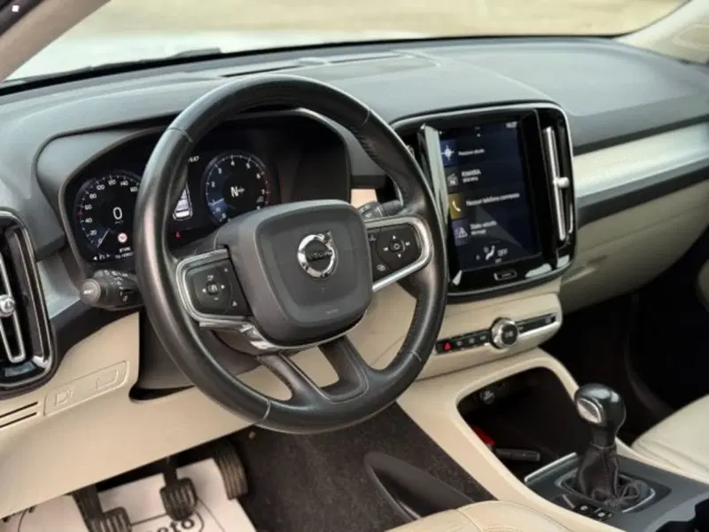 Volvo XC40 usata a Lucca (7)