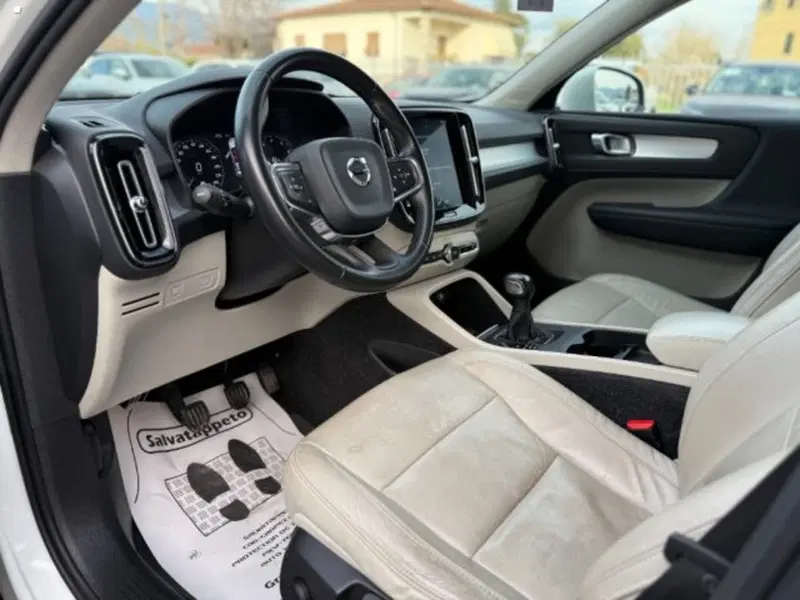 Volvo XC40 usata a Lucca (8)