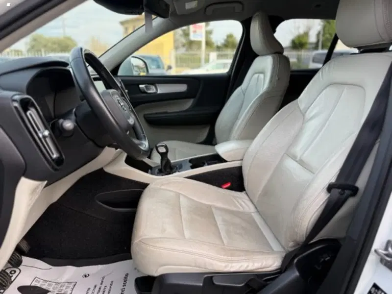 Volvo XC40 usata a Lucca (9)