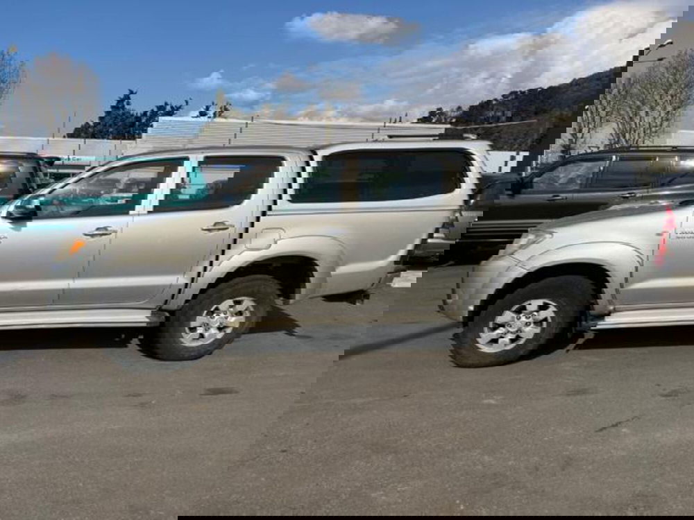 Toyota Hilux usata a Lucca