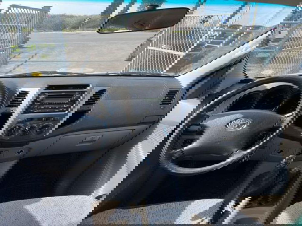 Toyota Hilux usata a Lucca (3)