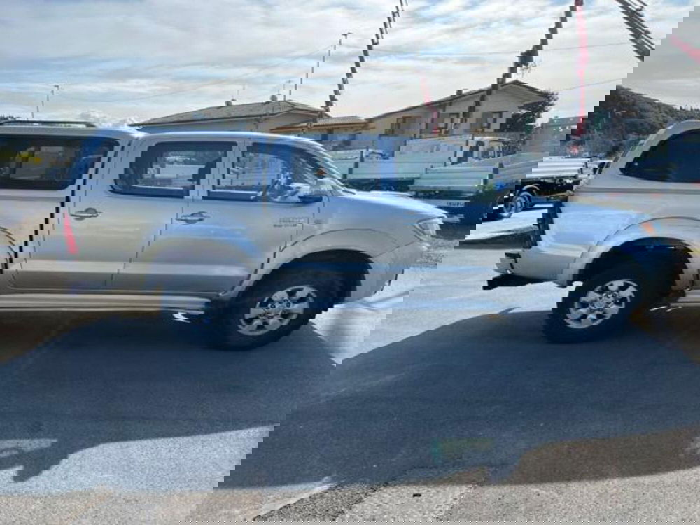 Toyota Hilux usata a Lucca (4)