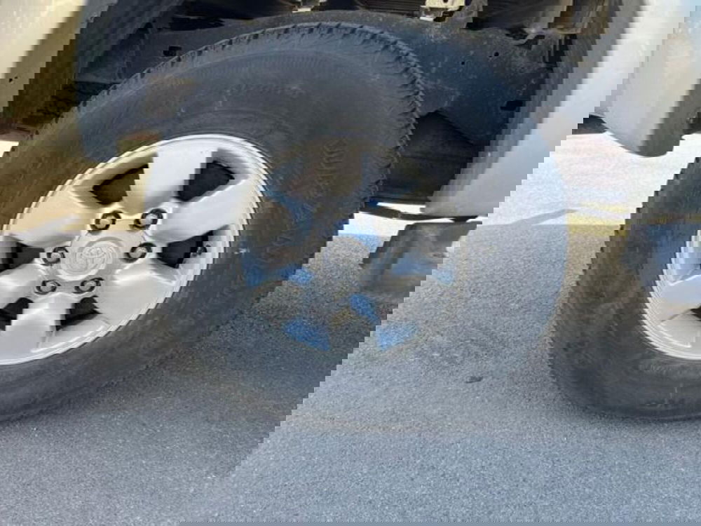 Toyota Hilux usata a Lucca (7)