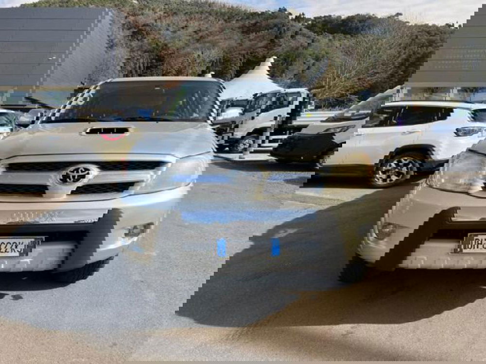Toyota Hilux usata a Lucca (9)