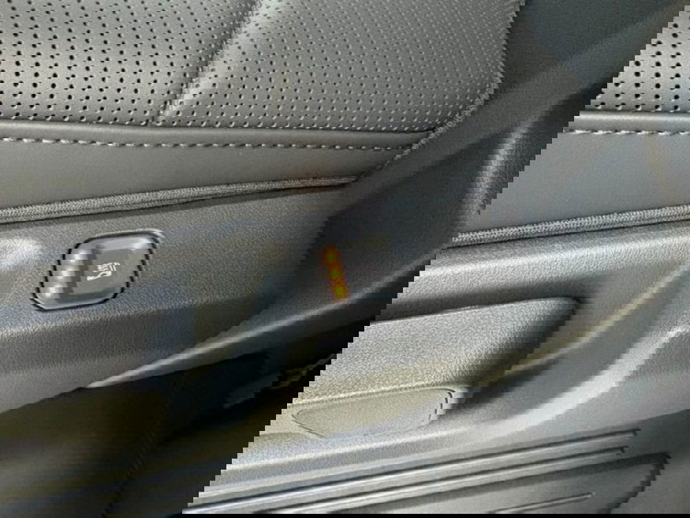 Kia PV5 nuova a Como (13)