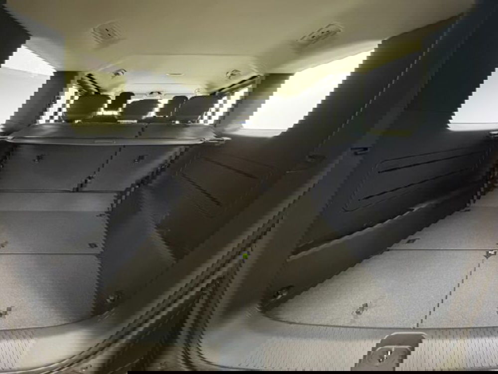 Kia PV5 nuova a Como (14)