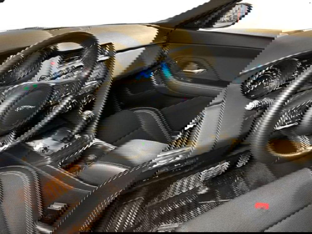 Jaguar E-Pace usata a Bologna (11)