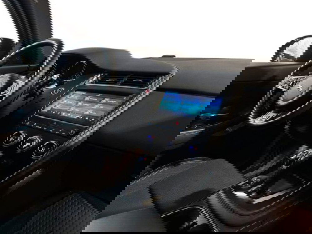 Jaguar E-Pace usata a Bologna (15)