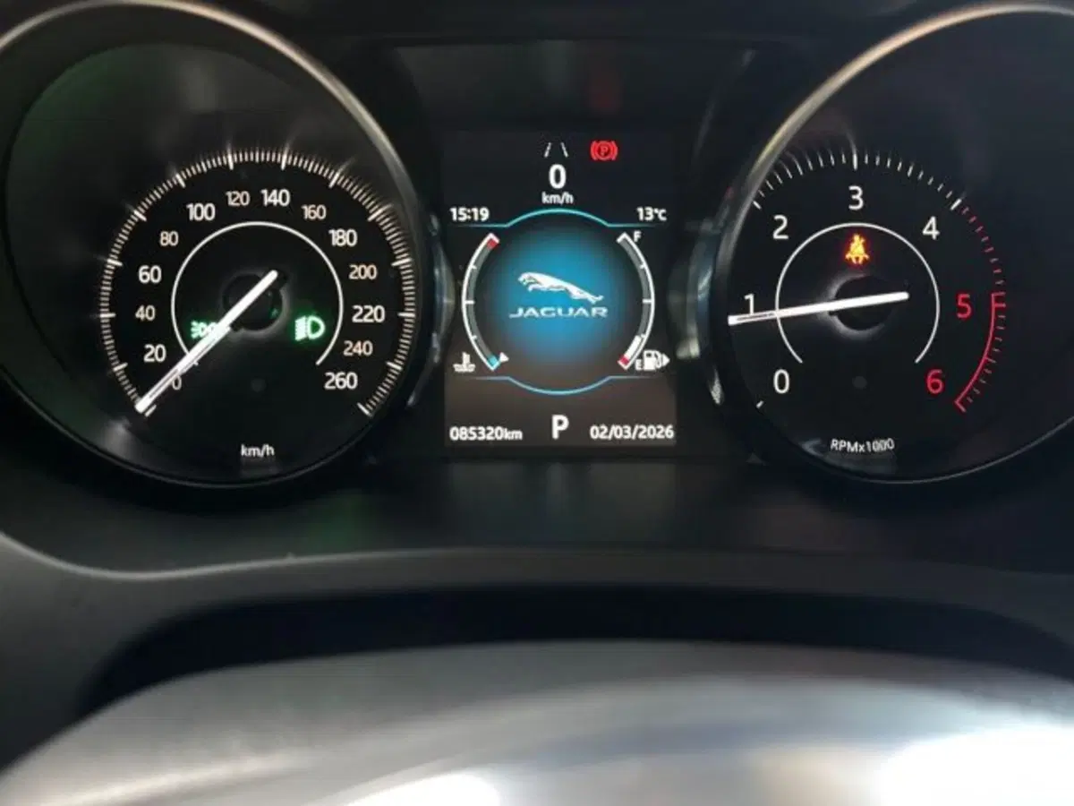 Jaguar E-Pace usata a Bologna (17)