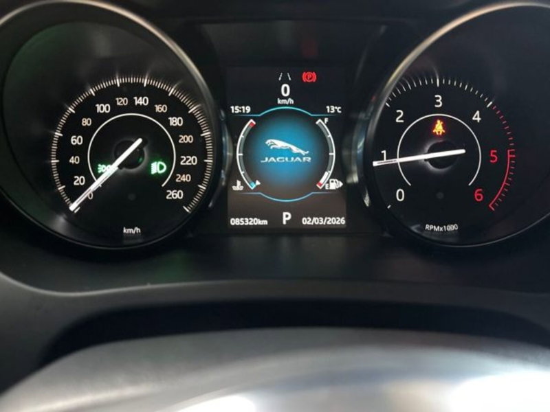 Jaguar E-Pace usata a Bologna (17)