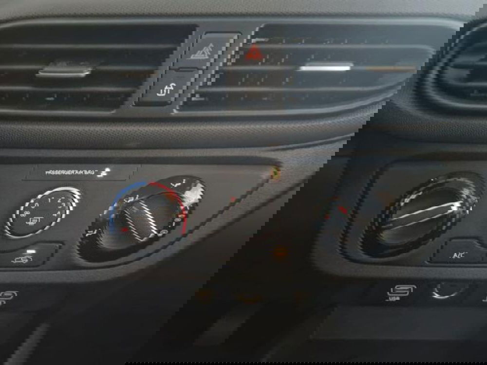 Hyundai i10 nuova a Salerno (16)