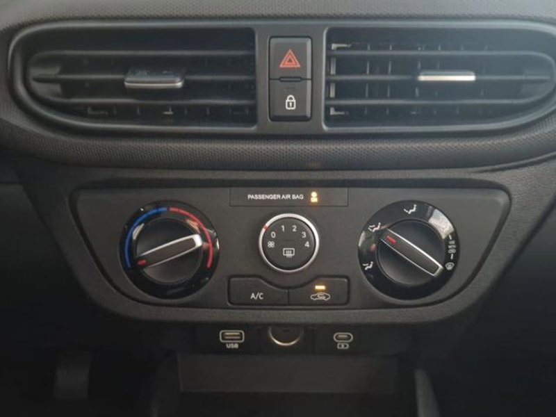Hyundai i10 nuova a Salerno (16)