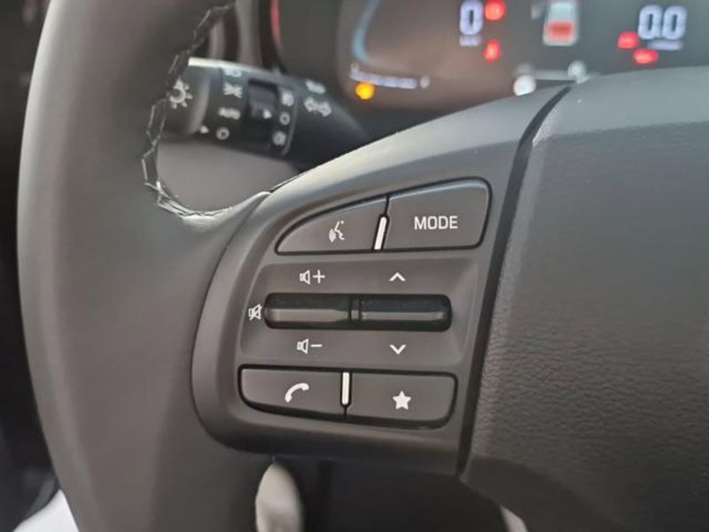 Hyundai i10 nuova a Salerno (20)