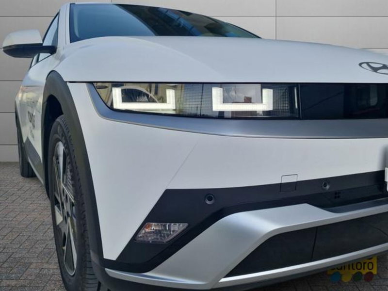 Hyundai Ioniq 5 nuova a Salerno (8)