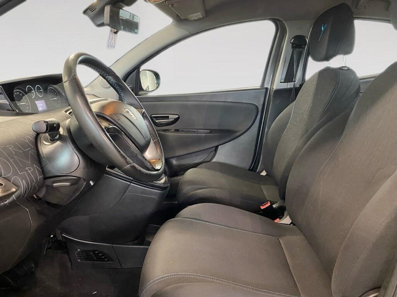 Lancia Ypsilon usata a Torino (6)