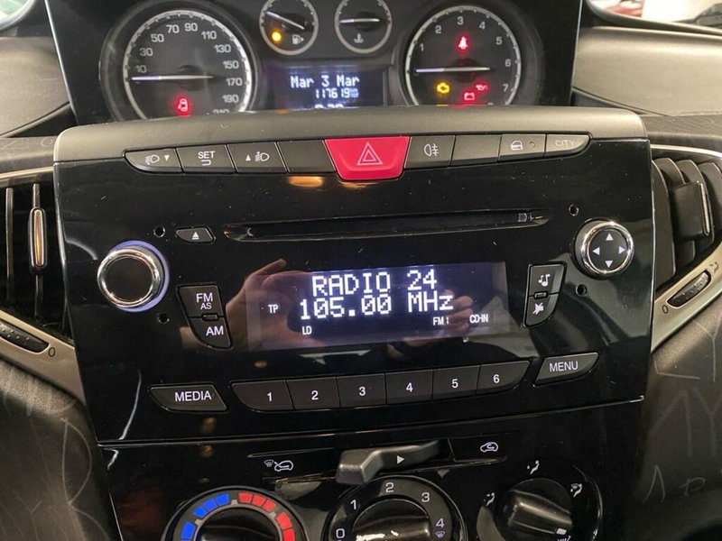 Lancia Ypsilon usata a Torino (9)