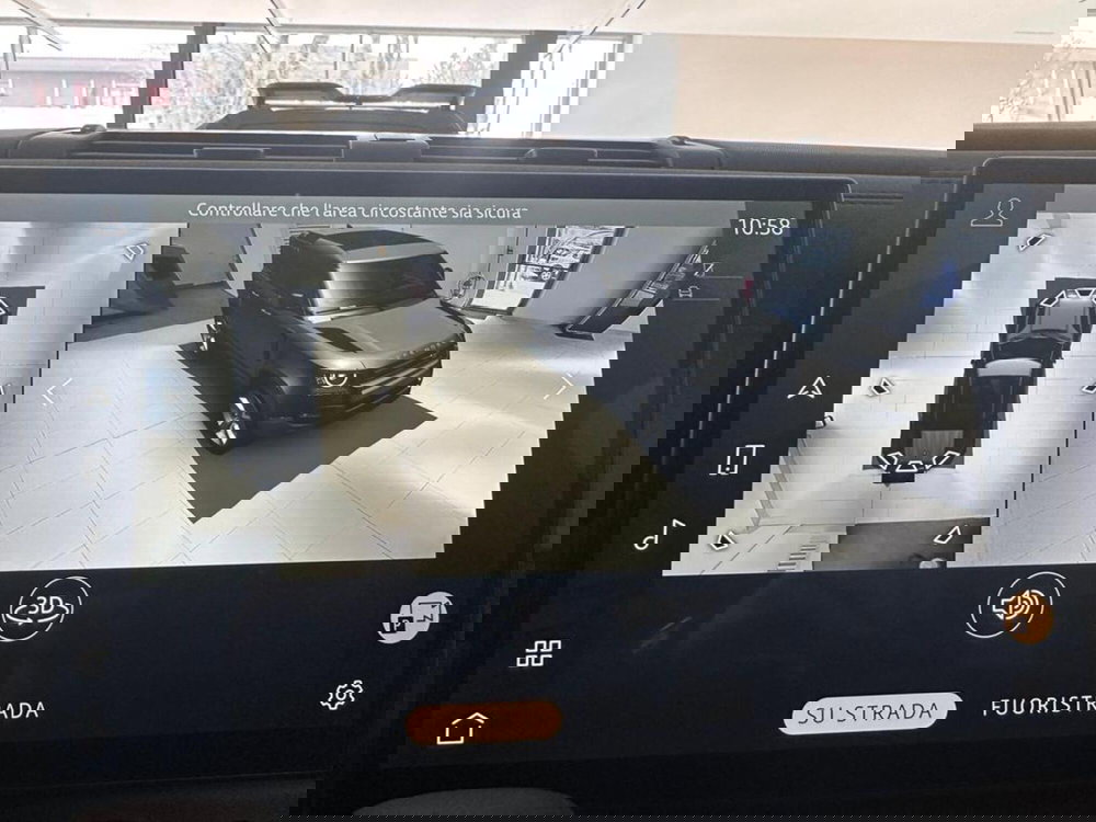 Land Rover Defender nuova a Varese (9)