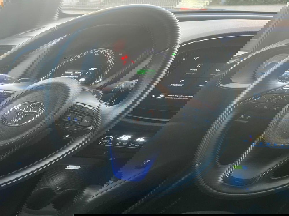 Toyota Aygo X usata a Lecco (15)