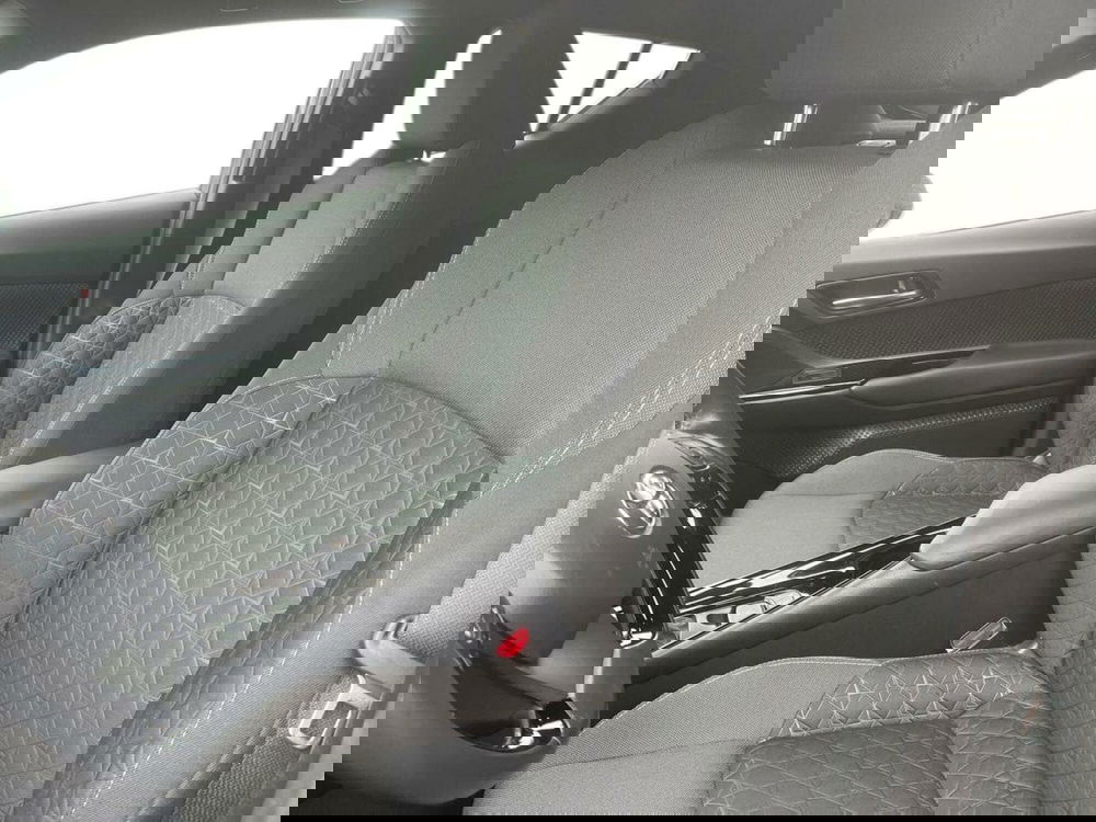 Toyota Toyota C-HR usata a Lecco (11)