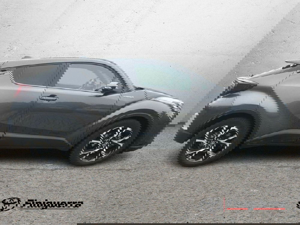 Toyota Toyota C-HR usata a Lecco (6)