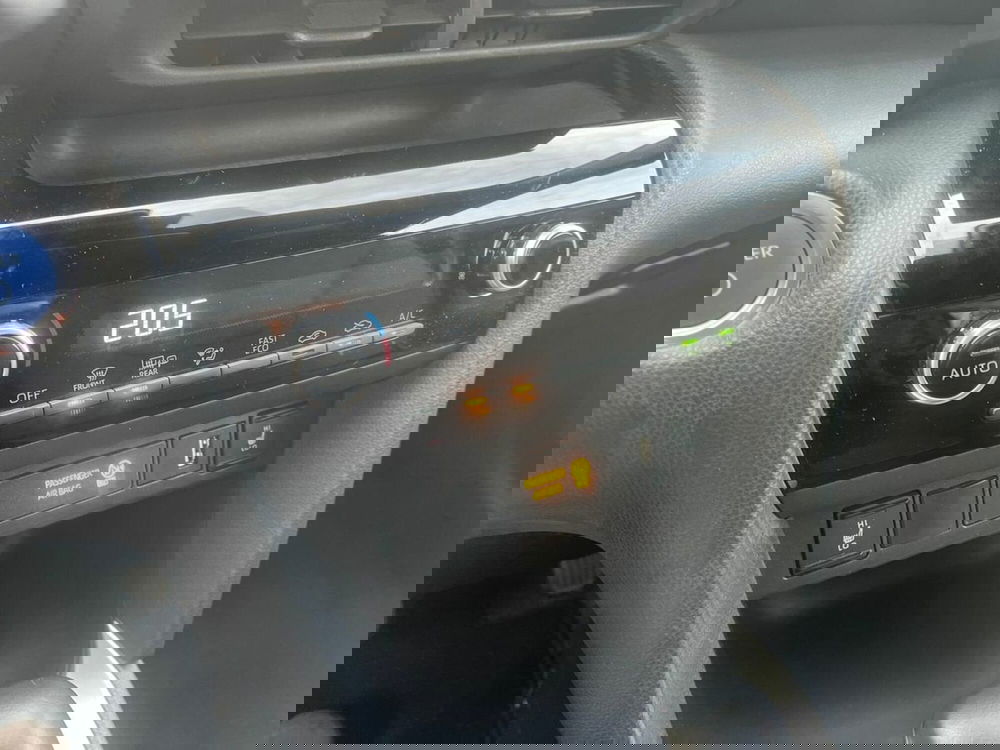 Toyota Yaris Cross usata a Lecco (15)