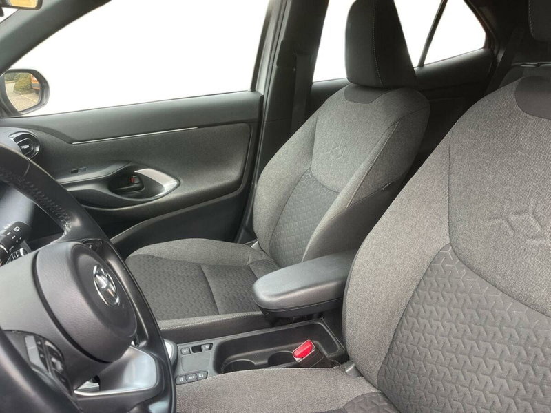 Toyota Yaris Cross usata a Lecco (11)