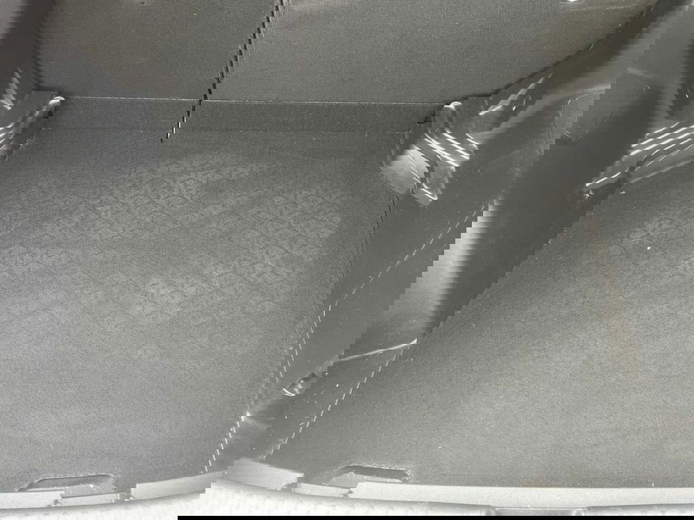 Toyota Yaris Cross usata a Lecco (13)