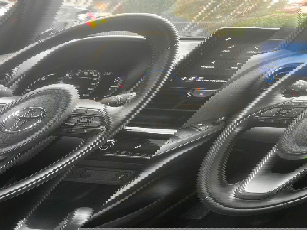 Toyota Yaris Cross usata a Lecco (15)