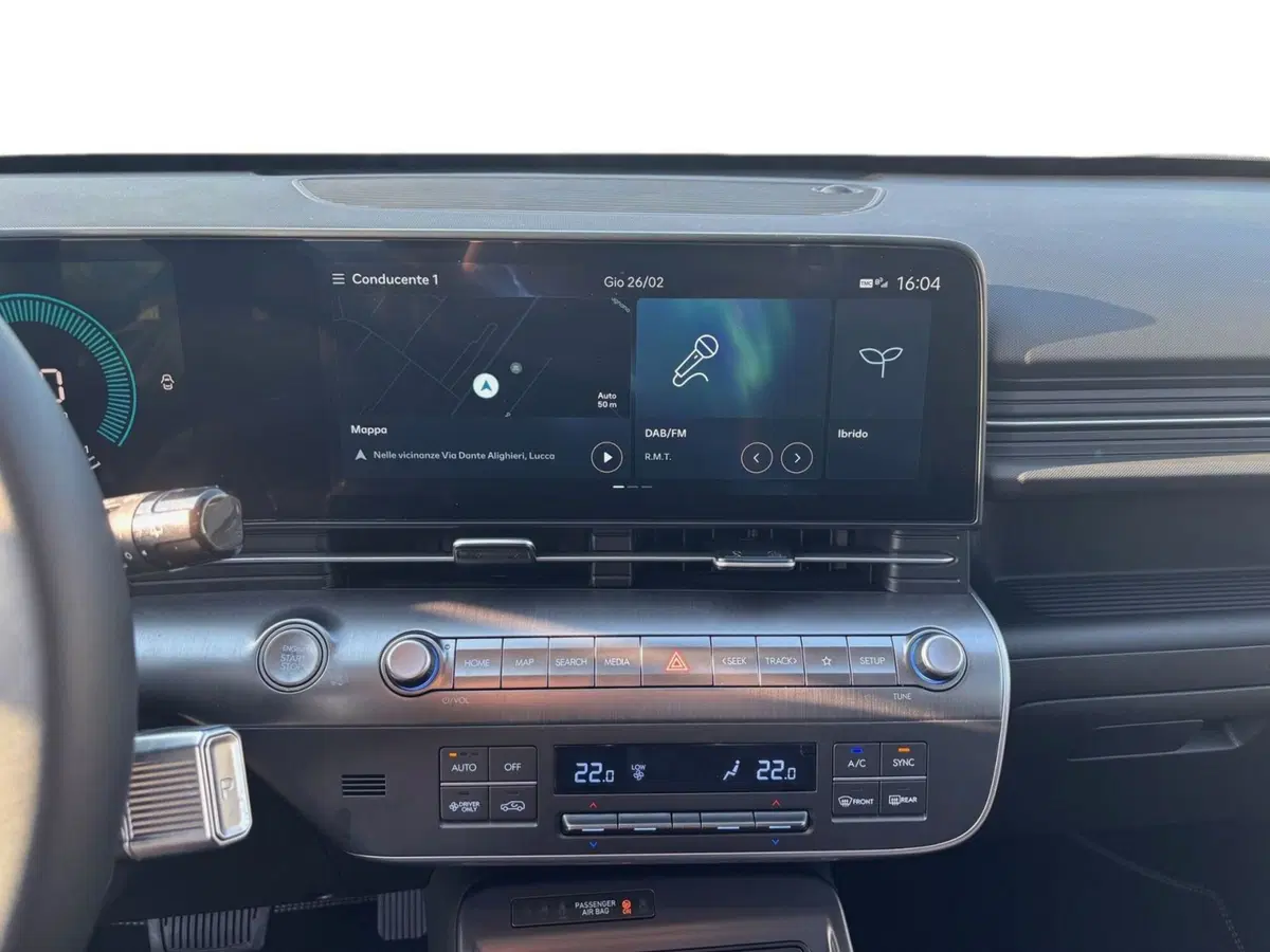 Hyundai Kona nuova a Lucca (15)