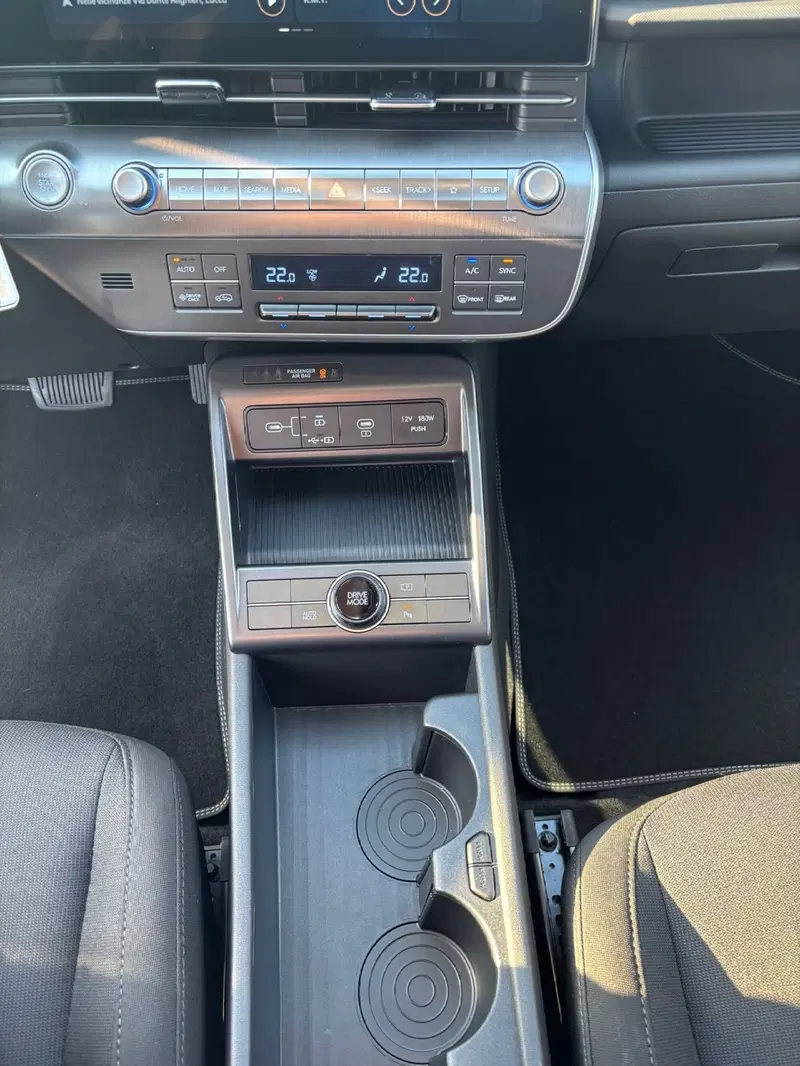 Hyundai Kona nuova a Lucca (16)