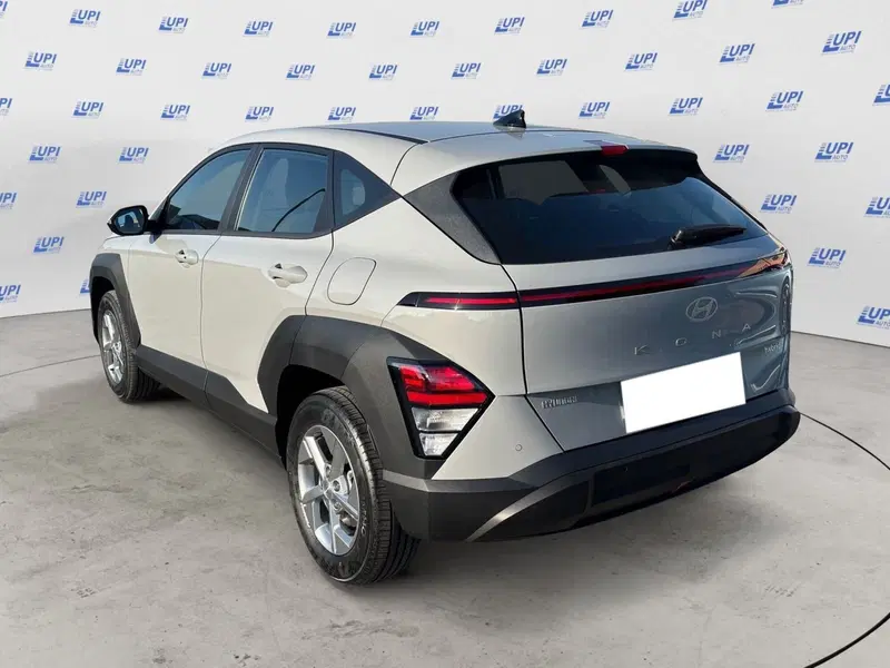 Hyundai Kona nuova a Lucca (3)