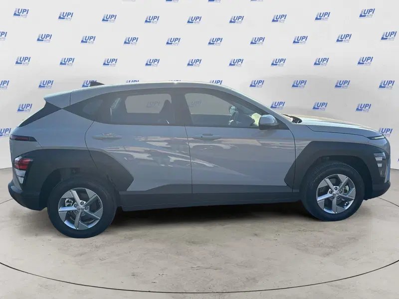 Hyundai Kona nuova a Lucca (6)