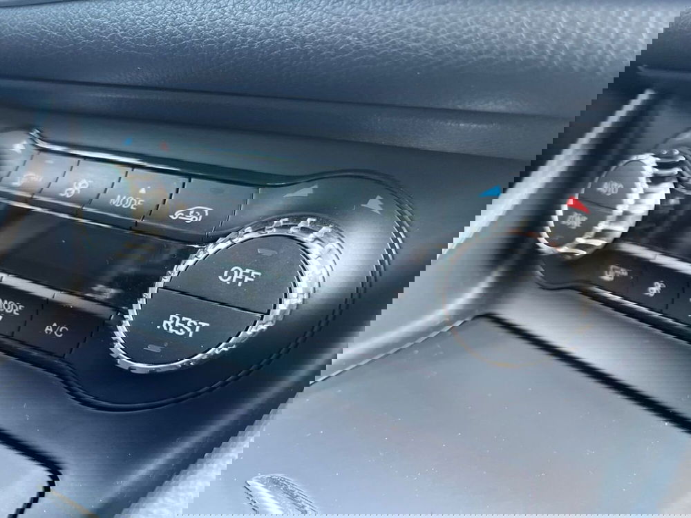 Mercedes-Benz GLA SUV usata a Bari (14)