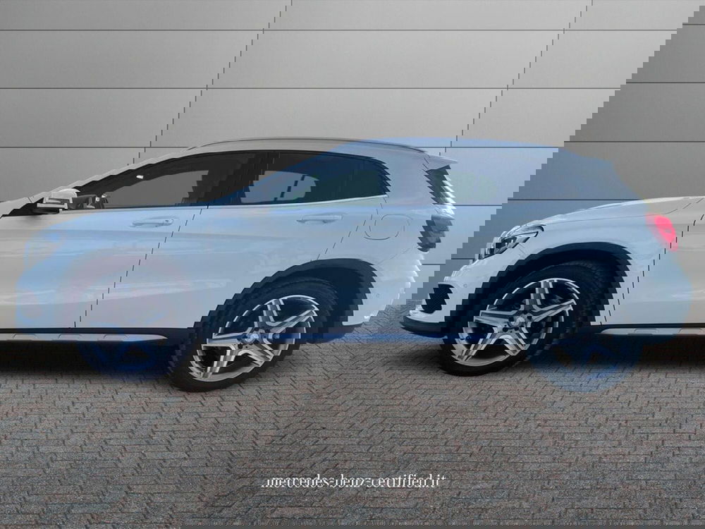 Mercedes-Benz GLA SUV usata a Bari (6)