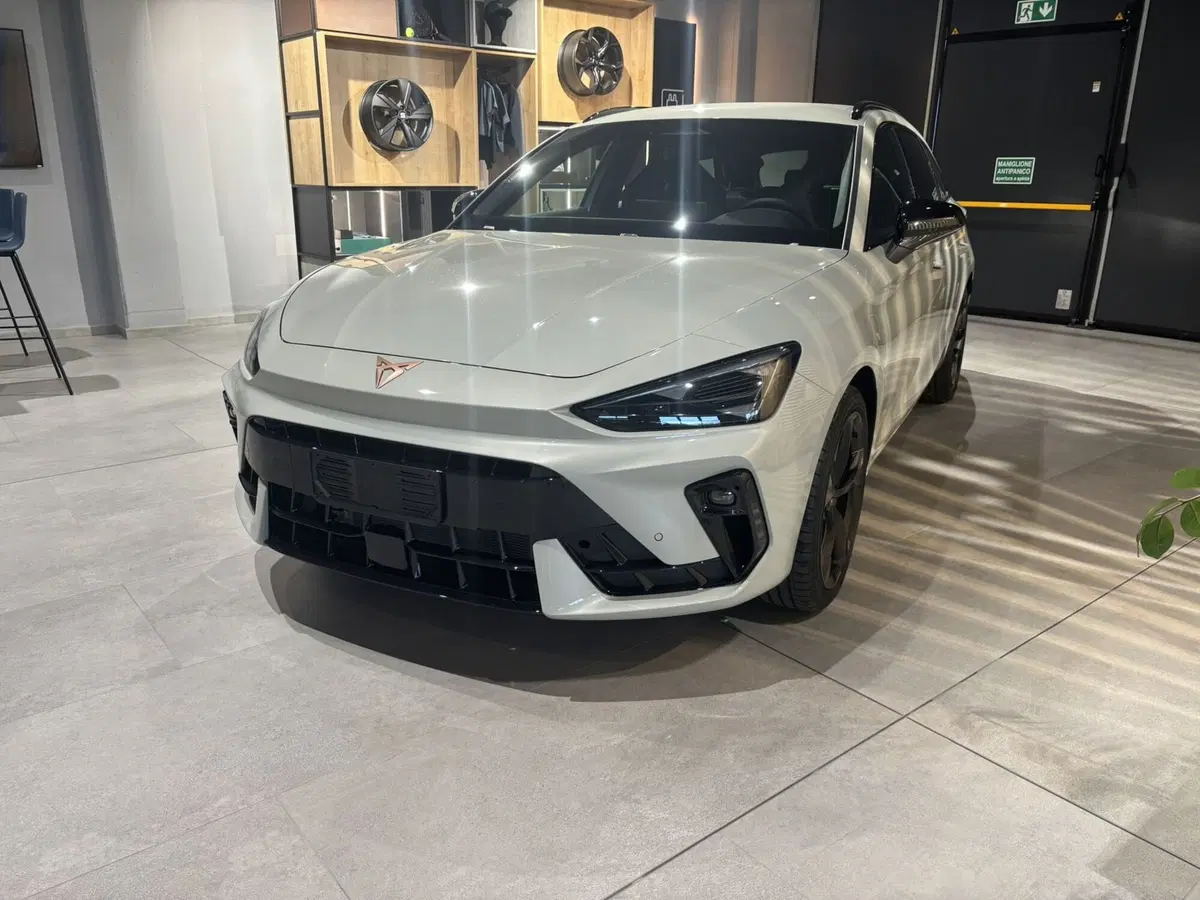 Cupra Leon Station Wagon nuova a Ferrara