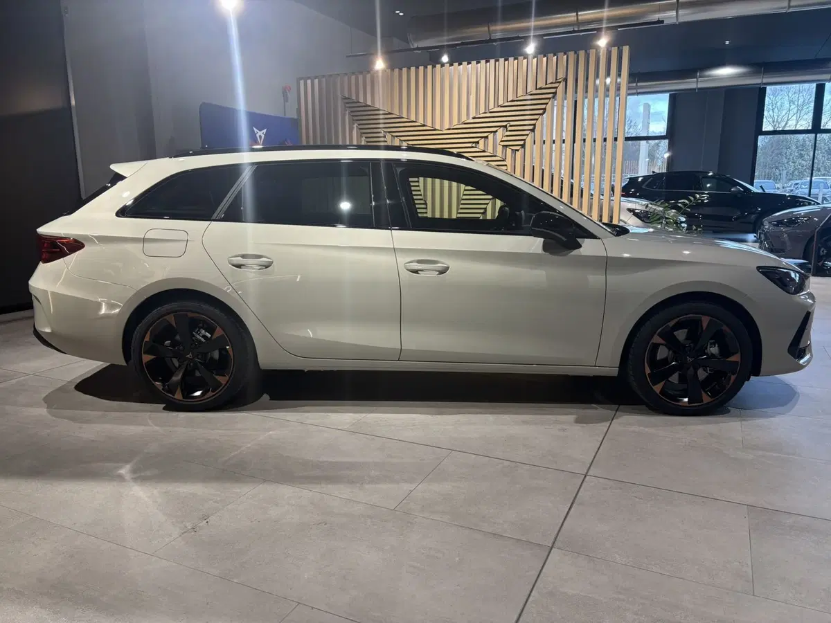 Cupra Leon Station Wagon nuova a Ferrara (4)