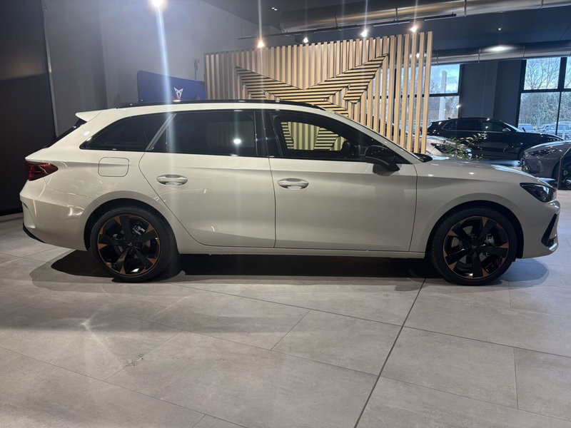 Cupra Leon Station Wagon nuova a Ferrara (4)